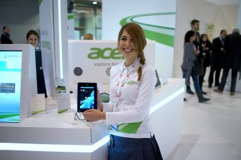 Acer girl Iconia B1 thumb