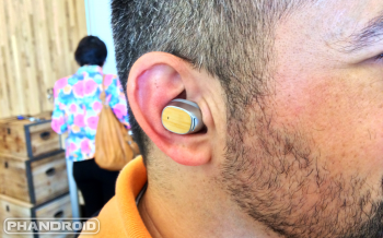 Moto Hint ear