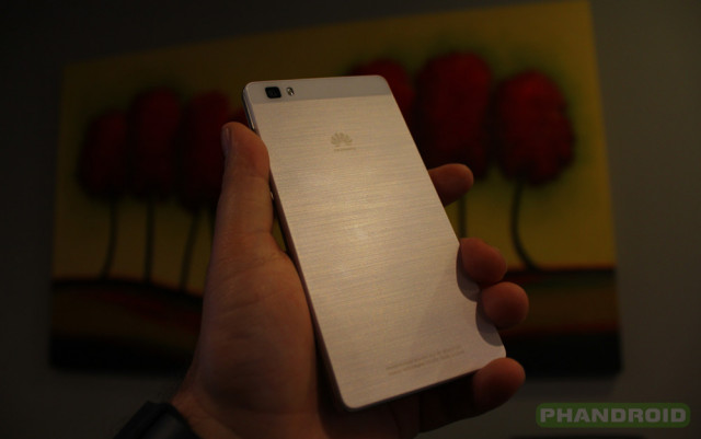 huawei-p8-lite-metallic-back-phandroid