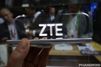 zte-blade-v7-light-side