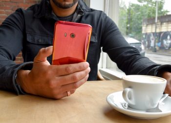 HTC U11 Solar Red Hero