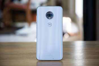 Motorola_Moto_G7-5