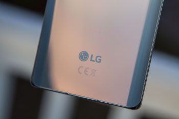 LG Velvet Review 4